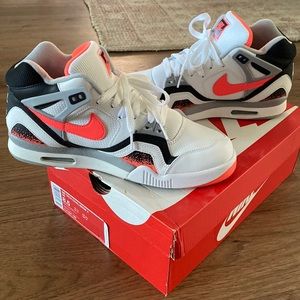 Nike Men’s air tech challenge II size 8.5